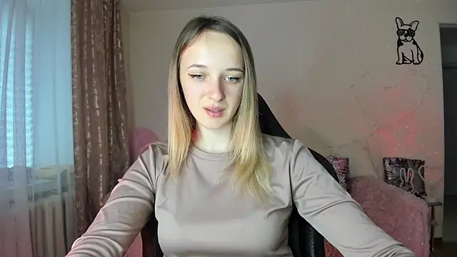 Snapshot of RouseReed chatting on May 12, 6:32 am RouseReed online show from May 12, 6:32 am