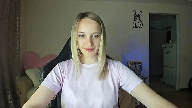 Snapshot of RouseReed chatting on June 20, 12:21 pm RouseReed online show from June 20, 12:21 pm