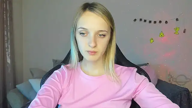 Snapshot of RouseReed chatting on November 7, 12:53 pm RouseReed online show from November 7, 12:53 pm