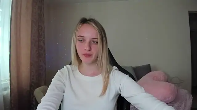Snapshot of RouseReed chatting on September 22, 6:41 am RouseReed online show from September 22, 6:41 am