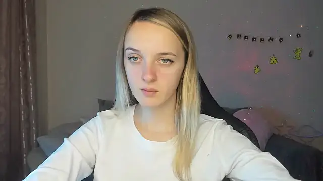 Snapshot of RouseReed chatting on October 31, 12:57 pm RouseReed online show from October 31, 12:57 pm