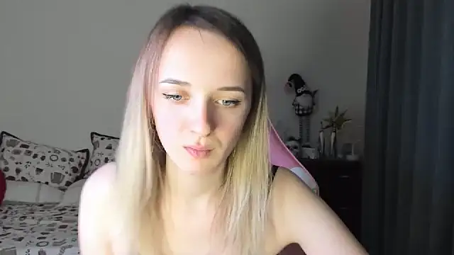 Snapshot of RouseReed chatting on February 26, 3:54 pm RouseReed online show from February 26, 3:54 pm