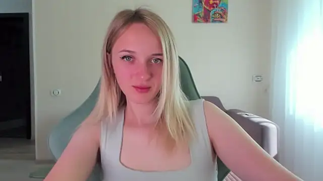 Snapshot of RouseReed chatting on July 12, 6:14 am RouseReed online show from July 12, 6:14 am