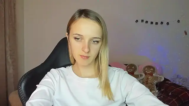 Snapshot of RouseReed chatting on November 23, 1:10 pm RouseReed online show from November 23, 1:10 pm