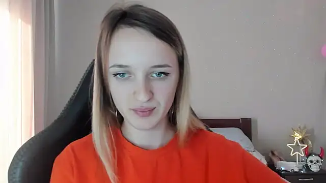 Snapshot of RouseReed chatting on March 18, 1:23 pm RouseReed online show from March 18, 1:23 pm