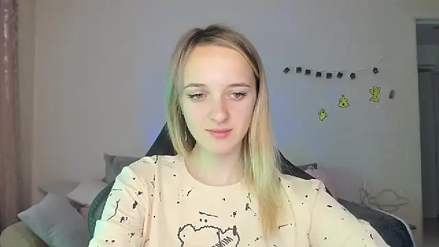 Snapshot of RouseReed chatting on November 2, 7:24 am RouseReed online show from November 2, 7:24 am