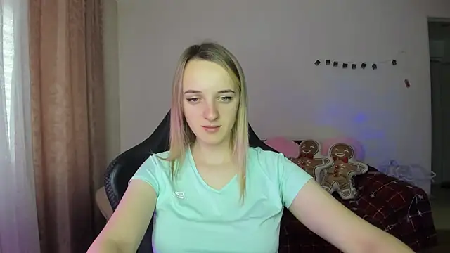 Snapshot of RouseReed chatting on November 24, 7:30 am RouseReed online show from November 24, 7:30 am