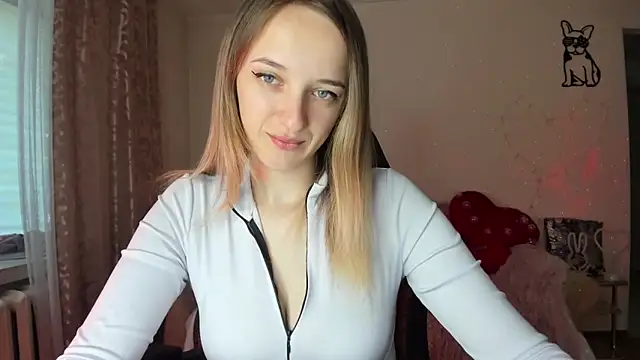Snapshot of RouseReed chatting on May 11, 6:15 am RouseReed online show from May 11, 6:15 am