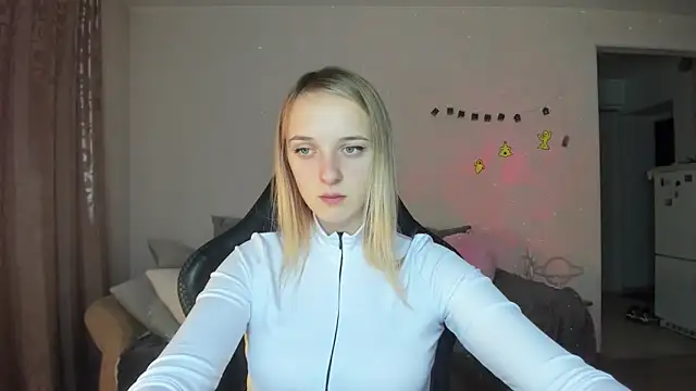 Snapshot of RouseReed chatting on November 8, 7:12 am RouseReed online show from November 8, 7:12 am