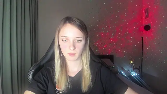 Snapshot of RouseReed chatting on March 13, 4:12 pm RouseReed online show from March 13, 4:12 pm