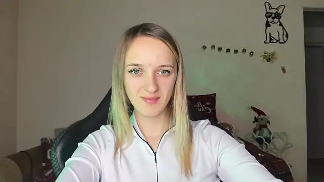 Snapshot of RouseReed chatting on December 17, 1:16 pm RouseReed online show from December 17, 1:16 pm