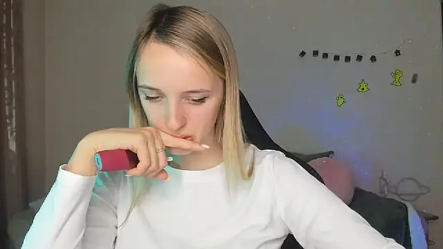 Snapshot of RouseReed chatting on November 6, 1:26 pm RouseReed online show from November 6, 1:26 pm