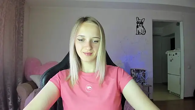 Snapshot of RouseReed chatting on June 21, 6:41 am RouseReed online show from June 21, 6:41 am