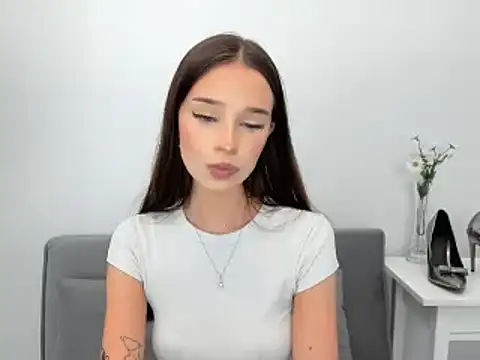 EmilyDarling online show from December 15, 9:09 pm