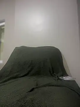 iwantfuckbby online show from March 24, 12:16 pm