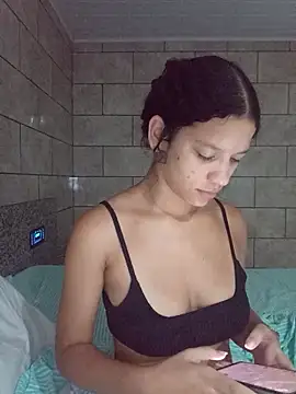 Snapshot of By_Aninha chatting on February 21, 12:12 am By Aninha online show from February 21, 12:12 am