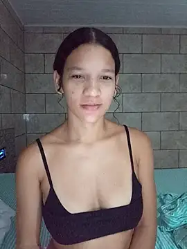 Snapshot of By_Aninha chatting on February 8, 9:34 pm By Aninha online show from February 8, 9:34 pm