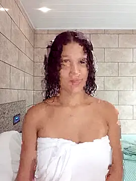 Snapshot of By_Aninha chatting on March 4, 2:14 pm By Aninha online show from March 4, 2:14 pm