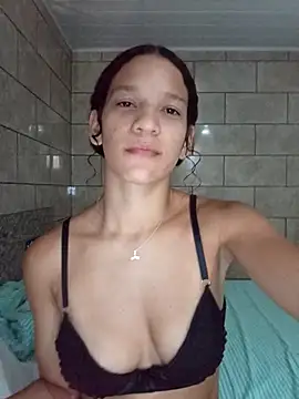 Snapshot of By_Aninha chatting on February 11, 4:29 pm By Aninha online show from February 11, 4:29 pm