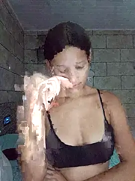 Snapshot of By_Aninha chatting on February 3, 7:24 am By Aninha online show from February 3, 7:24 am