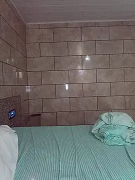 Snapshot of By_Aninha chatting on February 12, 5:45 pm By Aninha online show from February 12, 5:45 pm