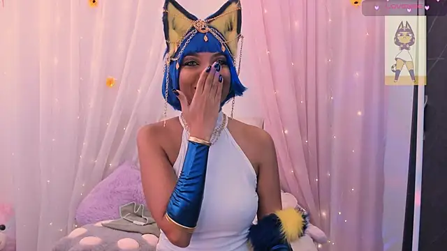 Snapshot of Hannahs_Napit chatting on October 31, 9:00 pm Hannahs Napit online show from October 31, 9:00 pm