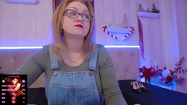 LadyJeen online show from December 18, 3:38 pm