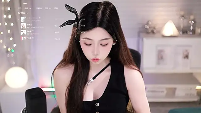 Snapshot of SleepArtist chatting on July 3, 10:33 am SleepArtist online show from July 3, 10:33 am