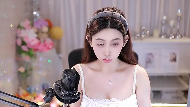 Snapshot of SleepArtist chatting on October 20, 8:04 am SleepArtist online show from October 20, 8:04 am