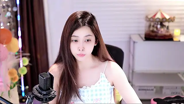 Snapshot of SleepArtist chatting on November 14, 3:37 pm SleepArtist online show from November 14, 3:37 pm