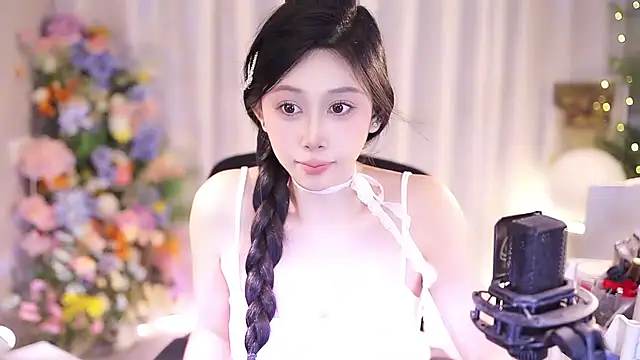 Snapshot of SleepArtist chatting on March 13, 9:37 pm SleepArtist online show from March 13, 9:37 pm