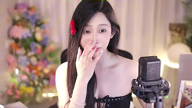 Snapshot of SleepArtist chatting on March 9, 4:44 pm SleepArtist online show from March 9, 4:44 pm