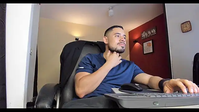 Snapshot of thesexlawyer1 chatting on November 25, 10:43 pm thesexlawyer1 online show from November 25, 10:43 pm