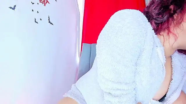 Emily Coper18 online show from November 4, 1:26 pm