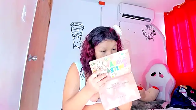 Emily Coper18 online show from February 16, 1:54 pm