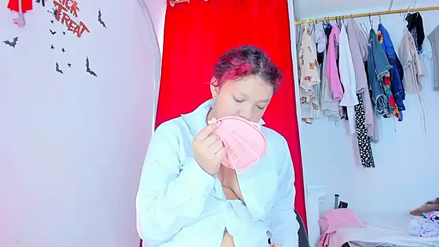 Emily Coper18 online show from November 1, 1:27 pm