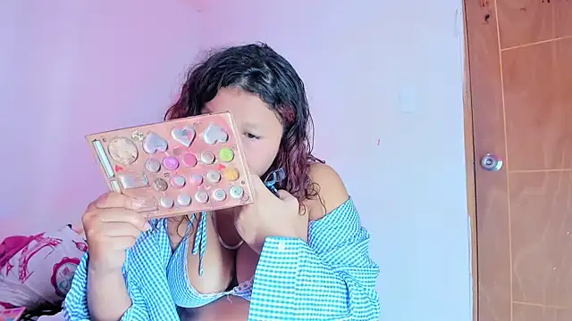 Emily Coper18 online show from April 4, 2:12 pm