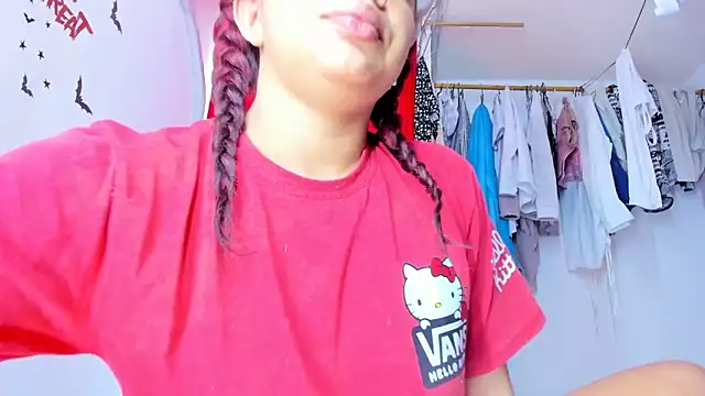 Emily Coper18 online show from November 23, 1:32 pm