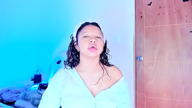 Emily Coper18 online show from May 17, 2:17 pm