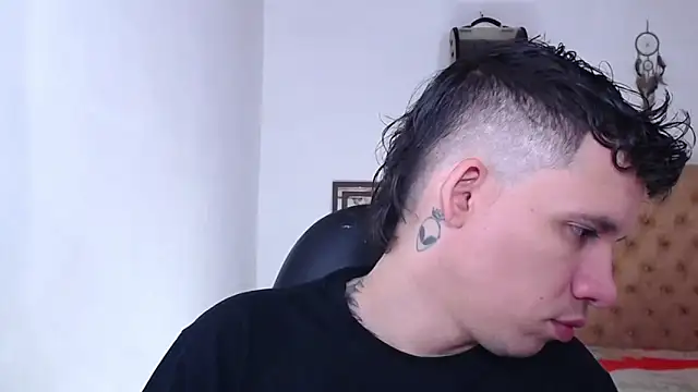 cute eidenx online show from May 22, 3:32 pm