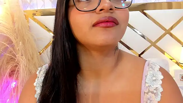 Snapshot of EmmaWeest chatting on September 17, 10:45 pm EmmaWeest online show from September 17, 10:45 pm