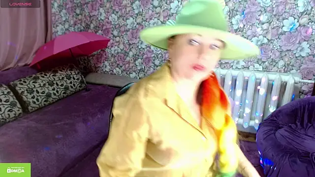 Julia-ru online show from April 4, 8:59 pm