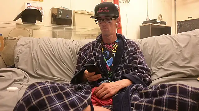 joeiandola online show from April 8, 6:31 pm