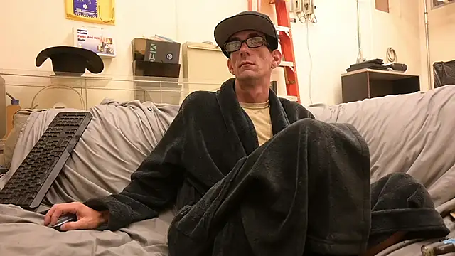 joeiandola online show from April 3, 4:13 pm