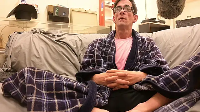 joeiandola online show from April 11, 3:14 am