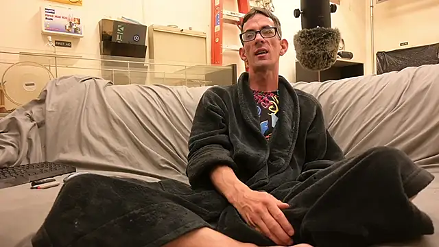 joeiandola online show from April 18, 2:58 am