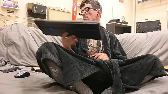 joeiandola online show from March 4, 4:04 pm