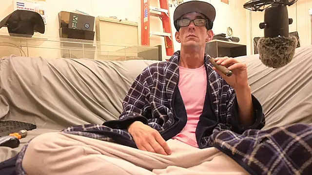 joeiandola online show from April 11, 6:44 pm