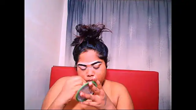 Snapshot of Indian_Lola00 chatting on October 15, 5:32 pm Indian Lola00 online show from October 15, 5:32 pm