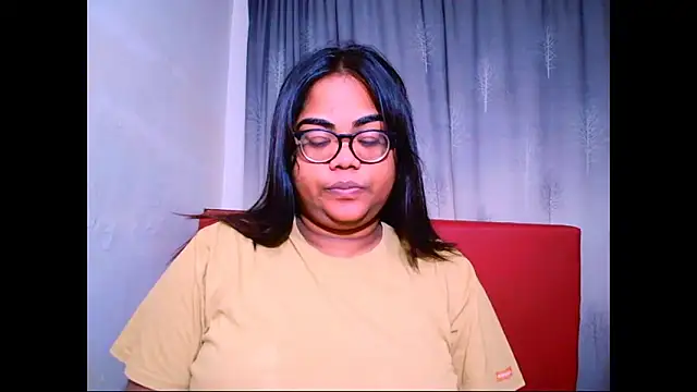 Snapshot of Indian_Lola00 chatting on October 6, 4:24 am Indian Lola00 online show from October 6, 4:24 am